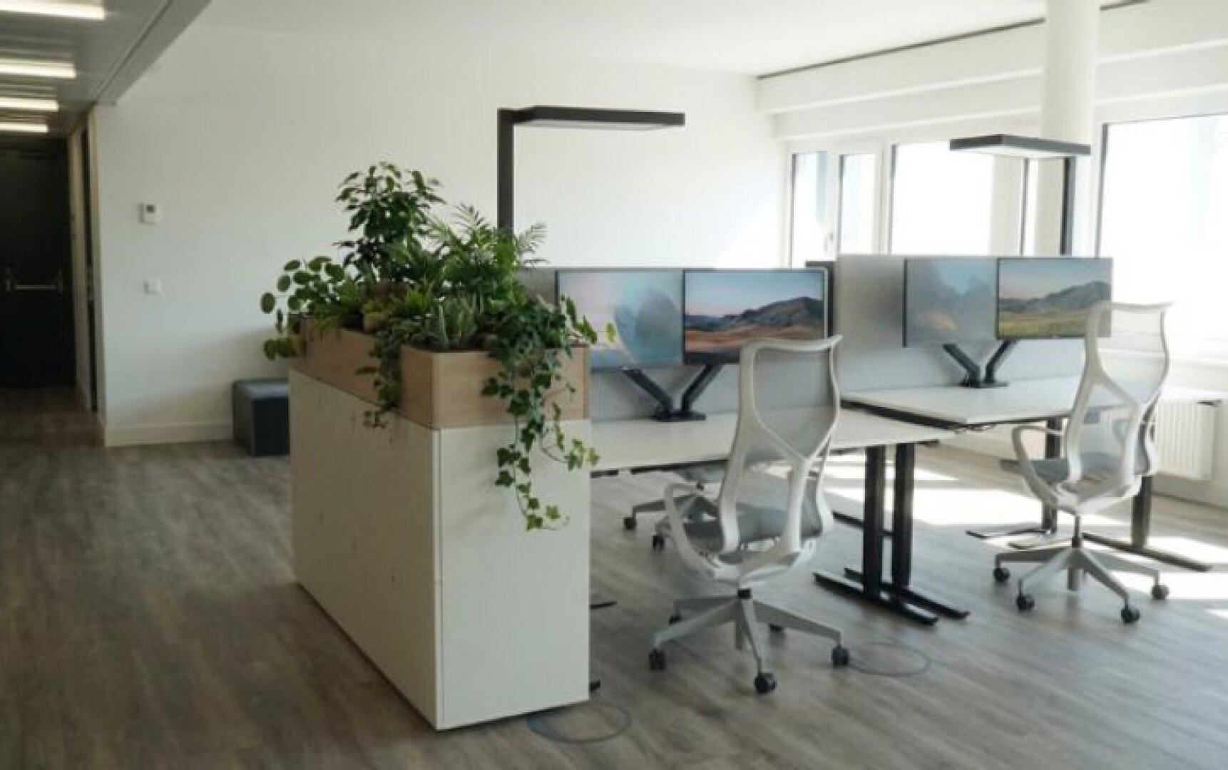 Sofort beziehbar - Top ausgestattete möbliertes Büro