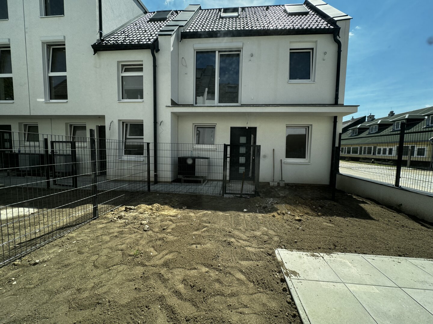 Modernes Reihenhaus in absoluter Ruhelage – Garten – Neubau 2020 (1220 Wien) 4 Zimmer | 3 Ebenen | Garten | Ideal für Familien