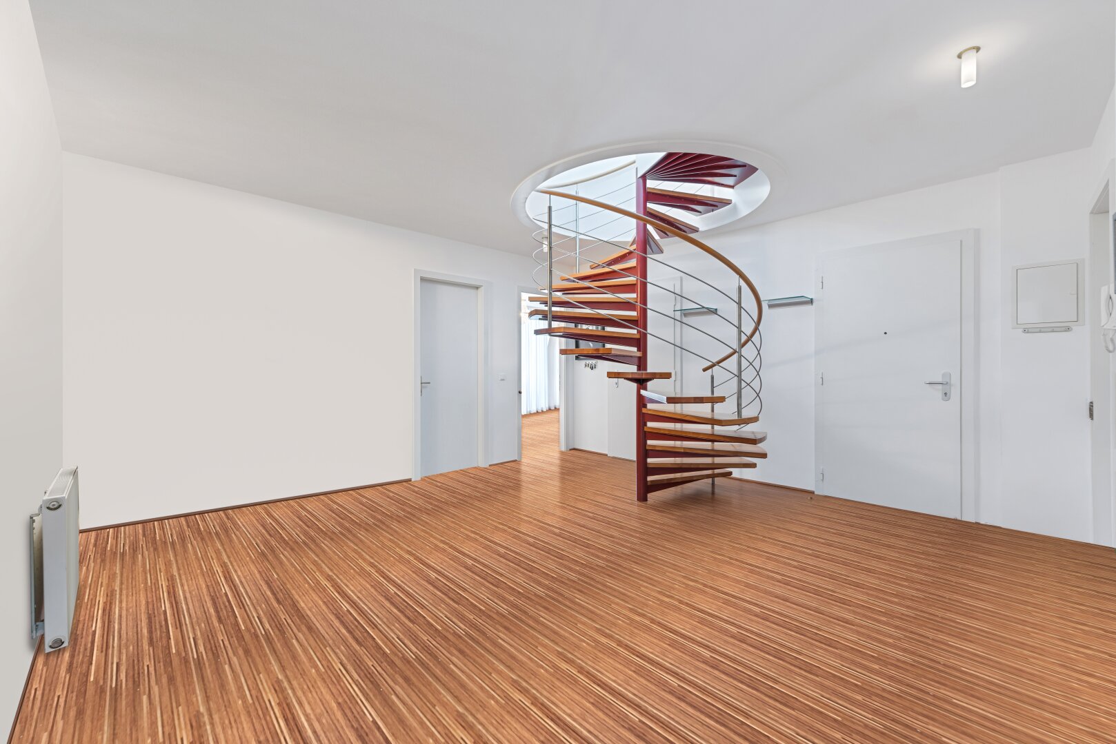 EXKLUSIVE LUXUS-MAISONETTE MIT TERRASSE, SAUNA & 2 GARAGENPLÄTZEN