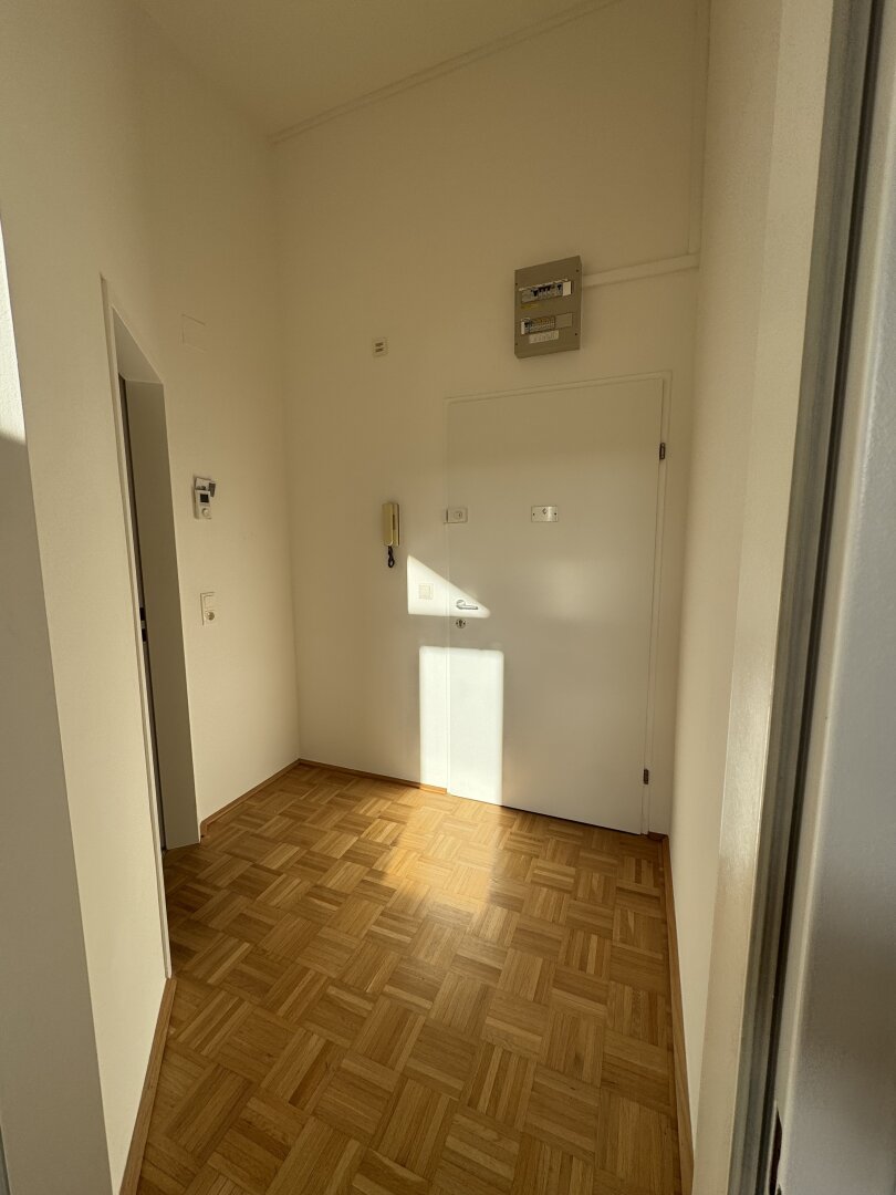 Charmante DG-Wohnung | 46 m² | hell & ruhig | Nähe U4/Naschmarkt | € 1.090