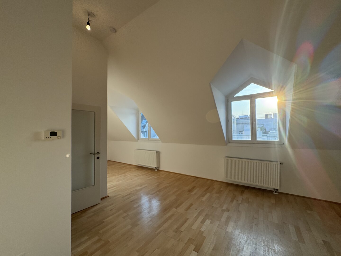 Helle DG-Wohnung mit extra Rückzugsbereich | 73 m² | ruhig & zentral nahe U4/Naschmarkt