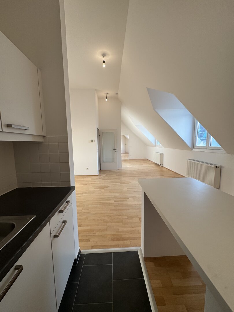 Helle DG-Wohnung mit extra Rückzugsbereich | 73 m² | ruhig & zentral nahe U4/Naschmarkt
