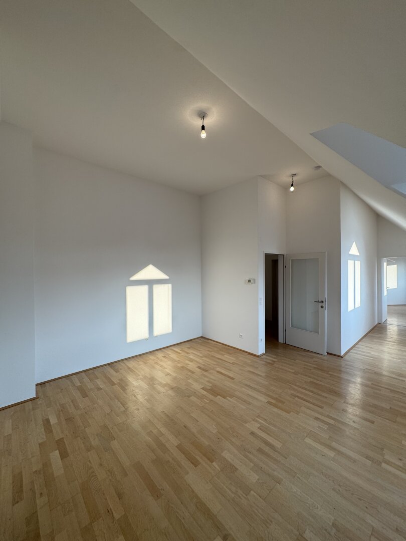 Helle DG-Wohnung mit extra Rückzugsbereich | 73 m² | ruhig & zentral nahe U4/Naschmarkt