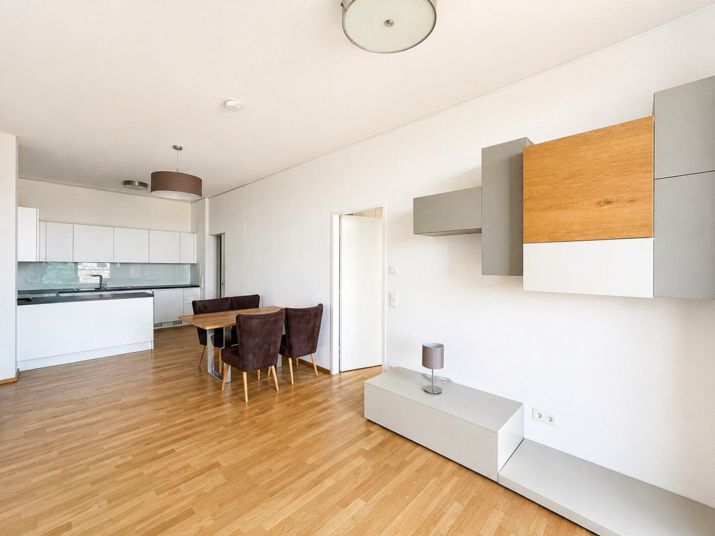 Teilmöblierte 2-Zi.-Wohnung im Triiiple Tower mit Panoramablick auf die Wiener Innenstadt