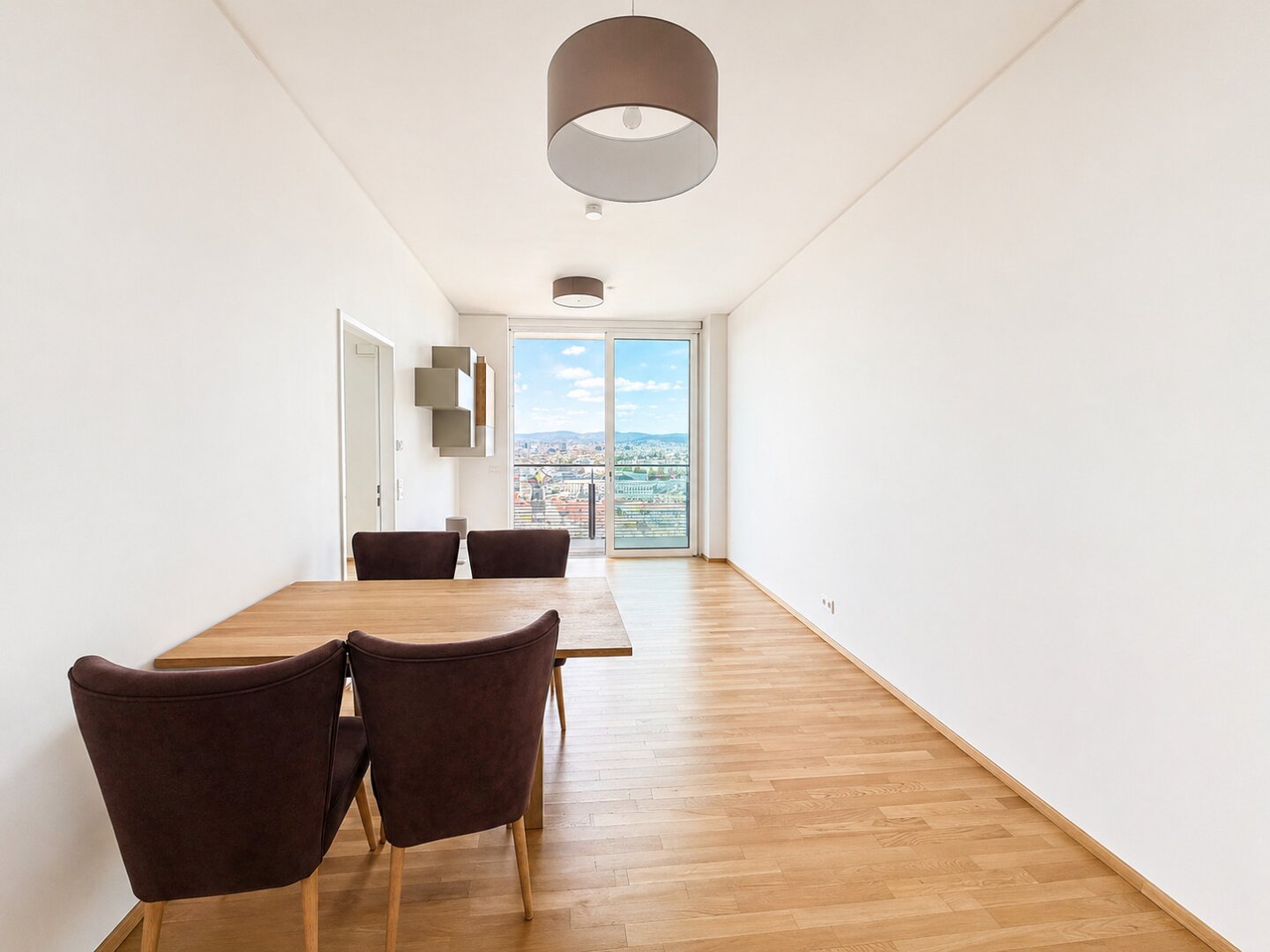 Teilmöblierte 2-Zi.-Wohnung im Triiiple Tower mit Panoramablick auf die Wiener Innenstadt