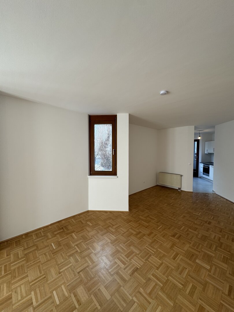 Sonnige 1-Zimmer-Wohnung mit Panorama-Loggia & Grünblick | nahe U4/Naschmarkt