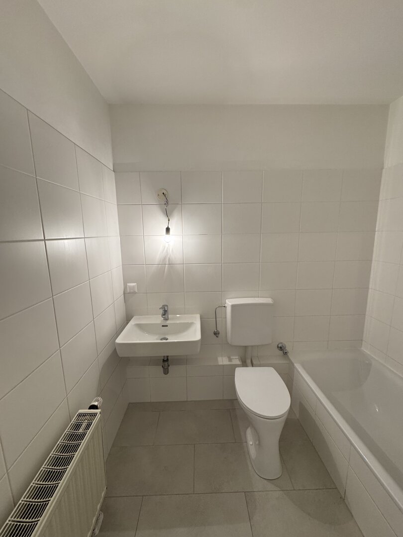 Sonnige 1-Zimmer-Wohnung mit Panorama-Loggia & Grünblick | nahe U4/Naschmarkt