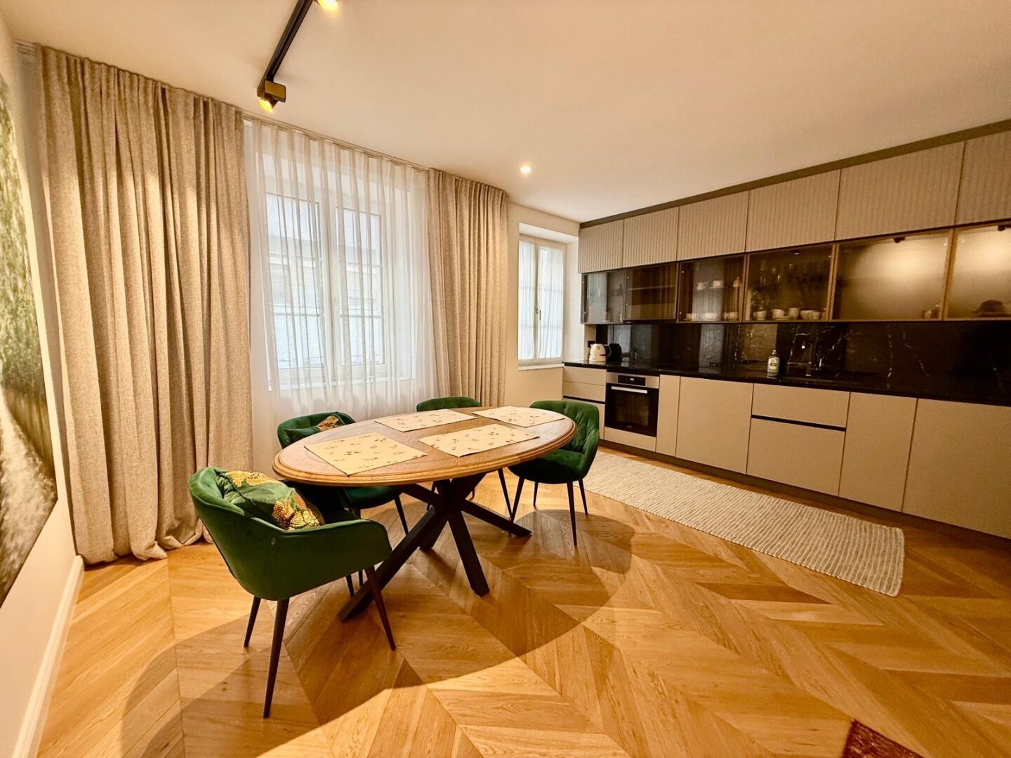 Vollmöblierte 4-Zimmer Designerwohnung beim Schwarzenbergplatz