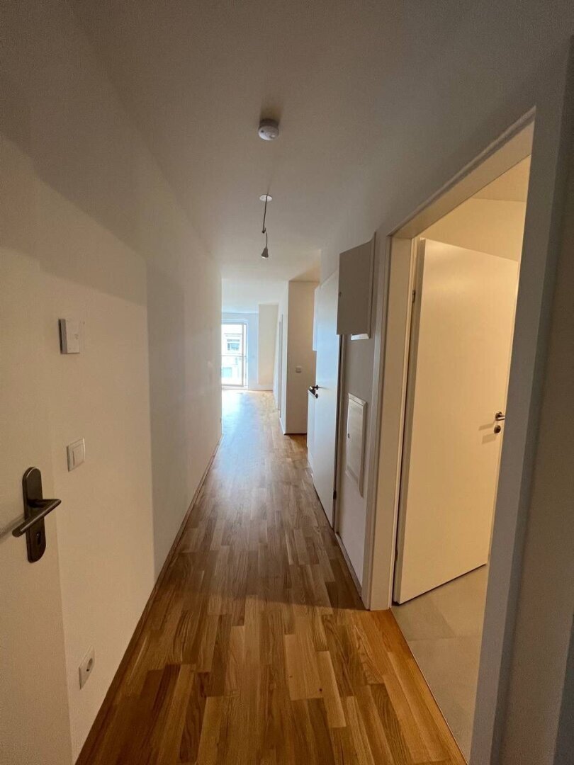 MODERNE 3-ZIMMER-WOHNUNG MIT BALKON & TIEFGARAGE NAHE U6