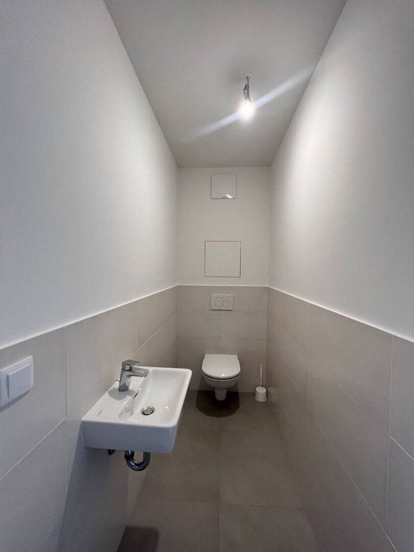 MODERNE 3-ZIMMER-WOHNUNG MIT BALKON & TIEFGARAGE NAHE U6