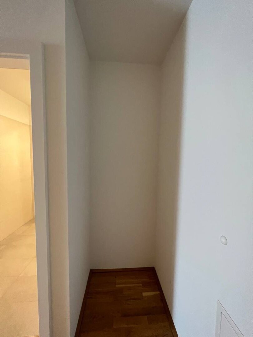 MODERNE 3-ZIMMER-WOHNUNG MIT BALKON & TIEFGARAGE NAHE U6