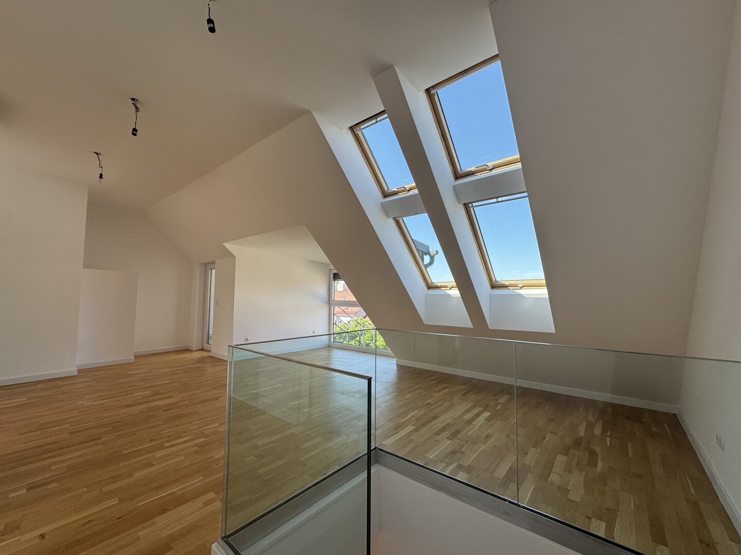 Penthouse-Feeling über den Dächern Wiens | Exklusive DG-Residenz mit Terrasse, Lift & Panoramablick