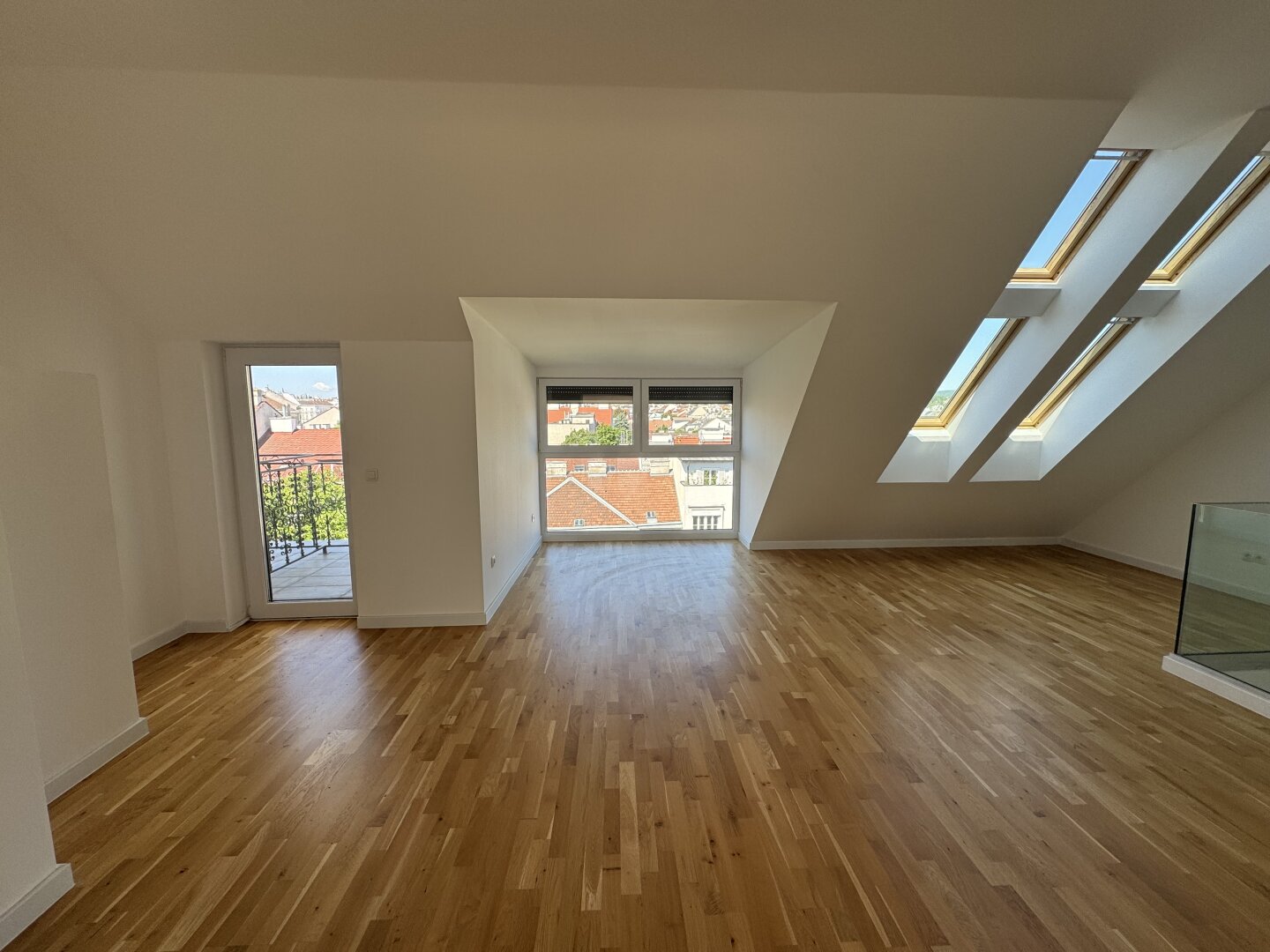Penthouse-Feeling über den Dächern Wiens | Exklusive DG-Residenz mit Terrasse, Lift & Panoramablick