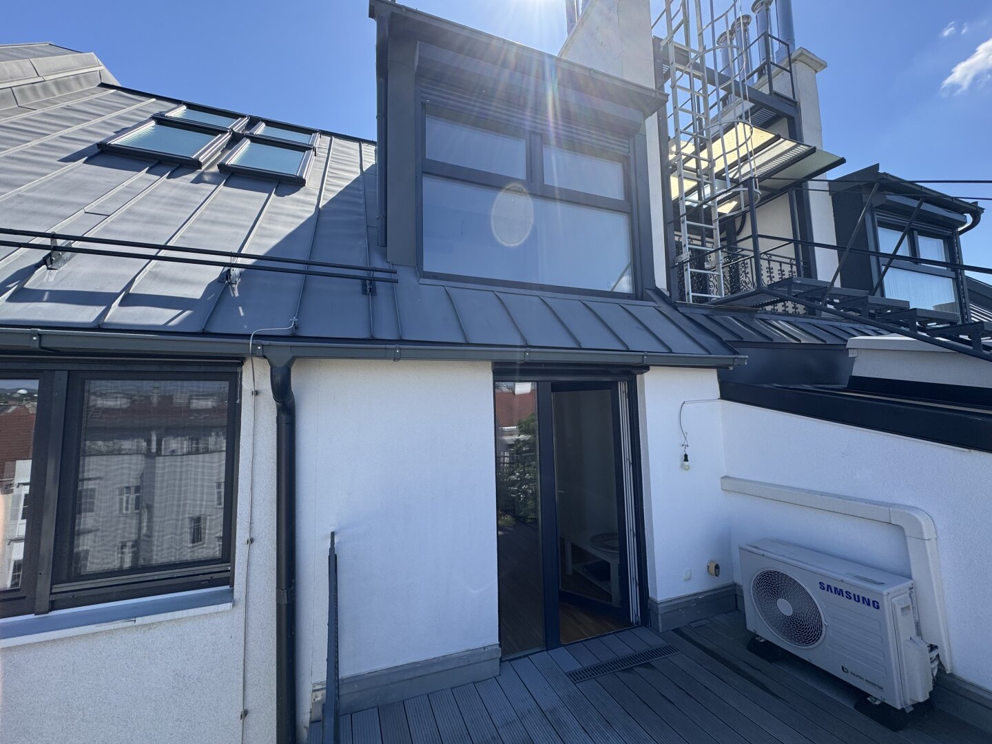 Penthouse-Feeling über den Dächern Wiens | Exklusive DG-Residenz mit Terrasse, Lift & Panoramablick