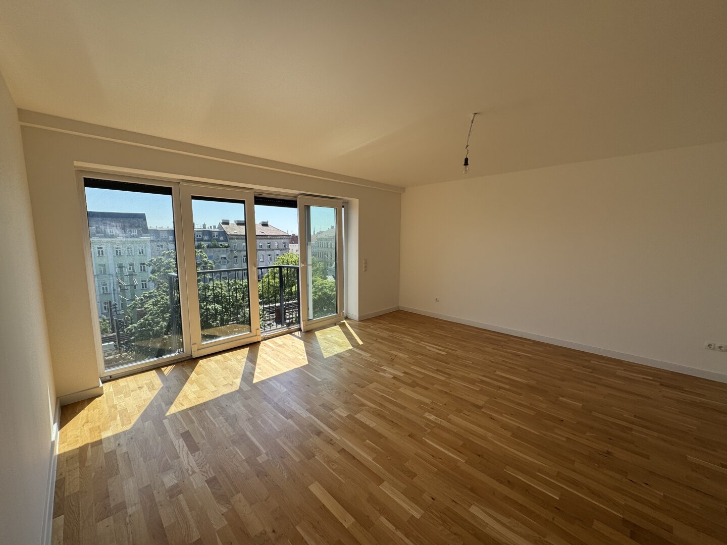 Penthouse-Feeling über den Dächern Wiens | Exklusive DG-Residenz mit Terrasse, Lift & Panoramablick