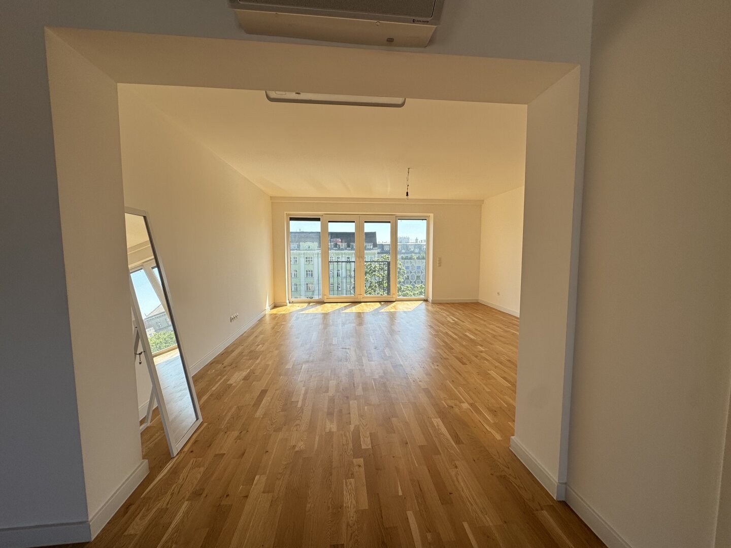 Penthouse-Feeling über den Dächern Wiens | Exklusive DG-Residenz mit Terrasse, Lift & Panoramablick