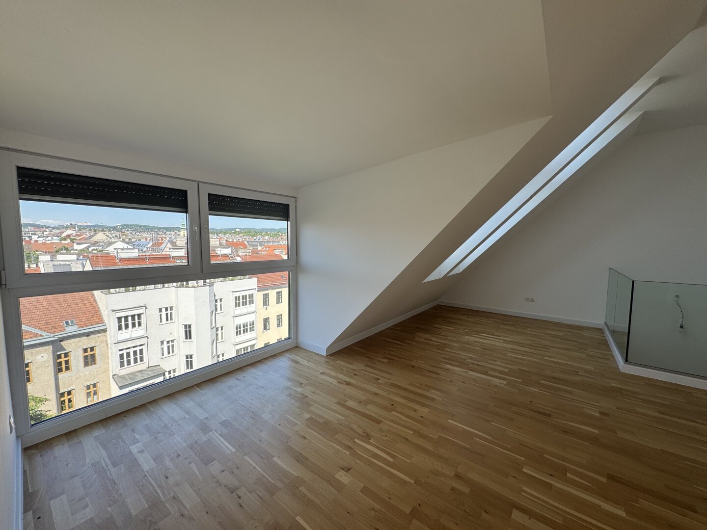 Penthouse-Feeling über den Dächern Wiens | Exklusive DG-Residenz mit Terrasse, Lift & Panoramablick