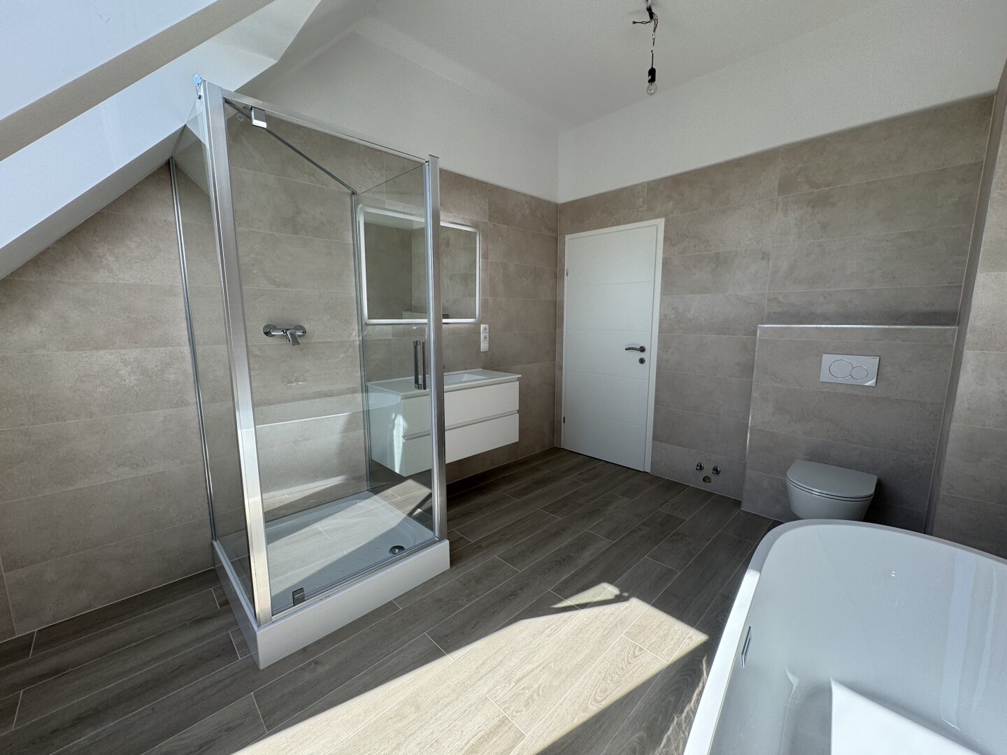 Penthouse-Feeling über den Dächern Wiens | Exklusive DG-Residenz mit Terrasse, Lift & Panoramablick