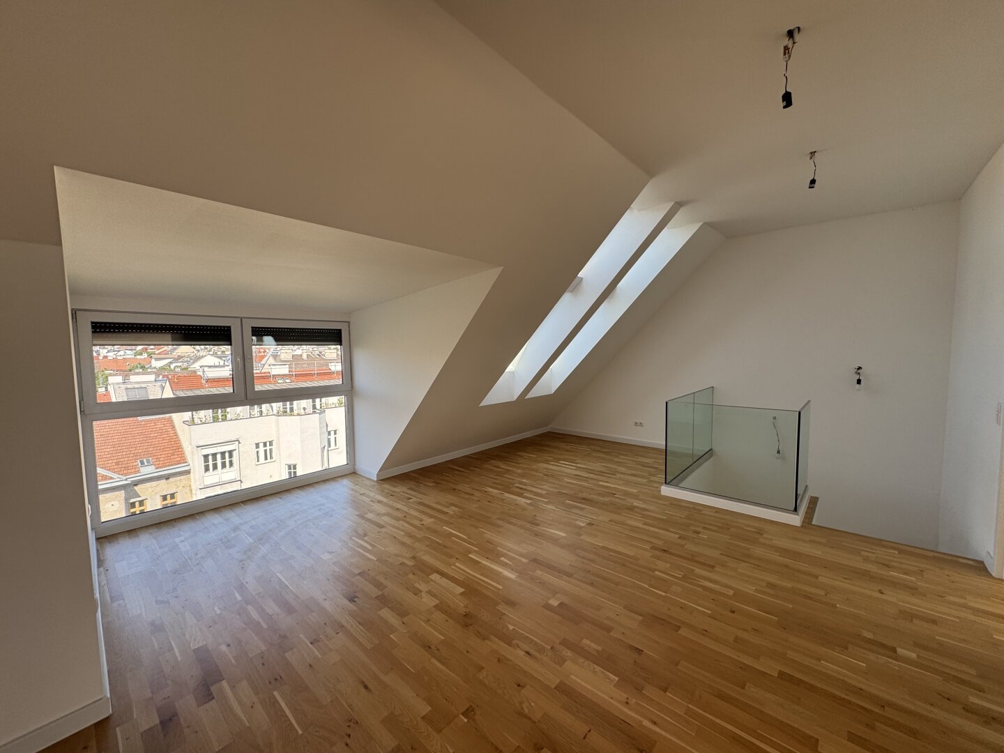 Dachgeschosswohnung mit Weitblick am Währinger Gürtel | Terrasse, Balkon, Lift & Klimaanlage