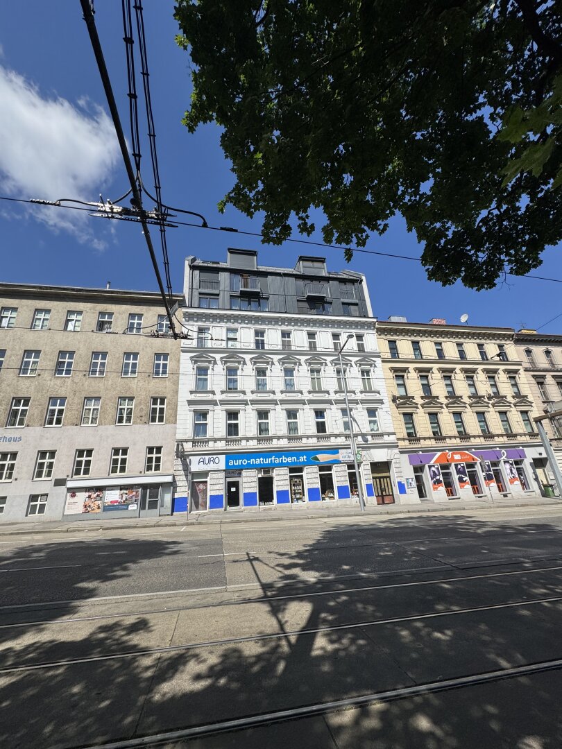 Dachgeschosswohnung mit Weitblick am Währinger Gürtel | Terrasse, Balkon, Lift & Klimaanlage