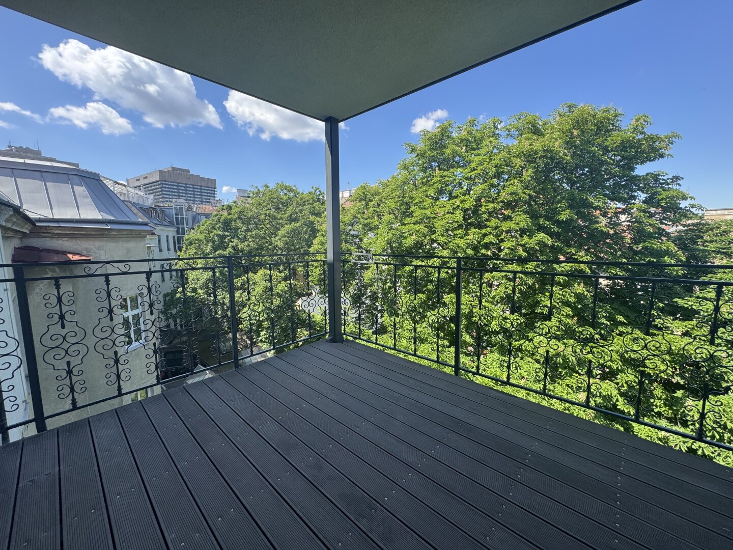 Dachgeschosswohnung mit Terrasse am Währinger Gürtel | 3 Zimmer, Lift & Klimaanlage