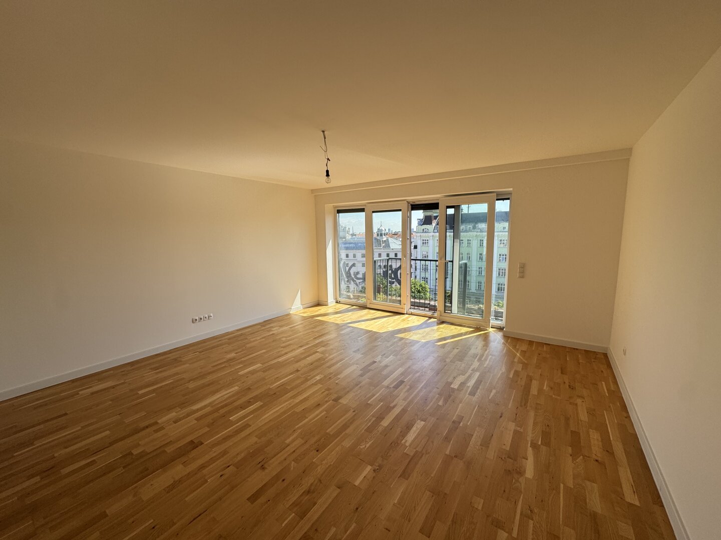 Dachgeschosswohnung mit Weitblick am Währinger Gürtel | Terrasse, Balkon, Lift & Klimaanlage