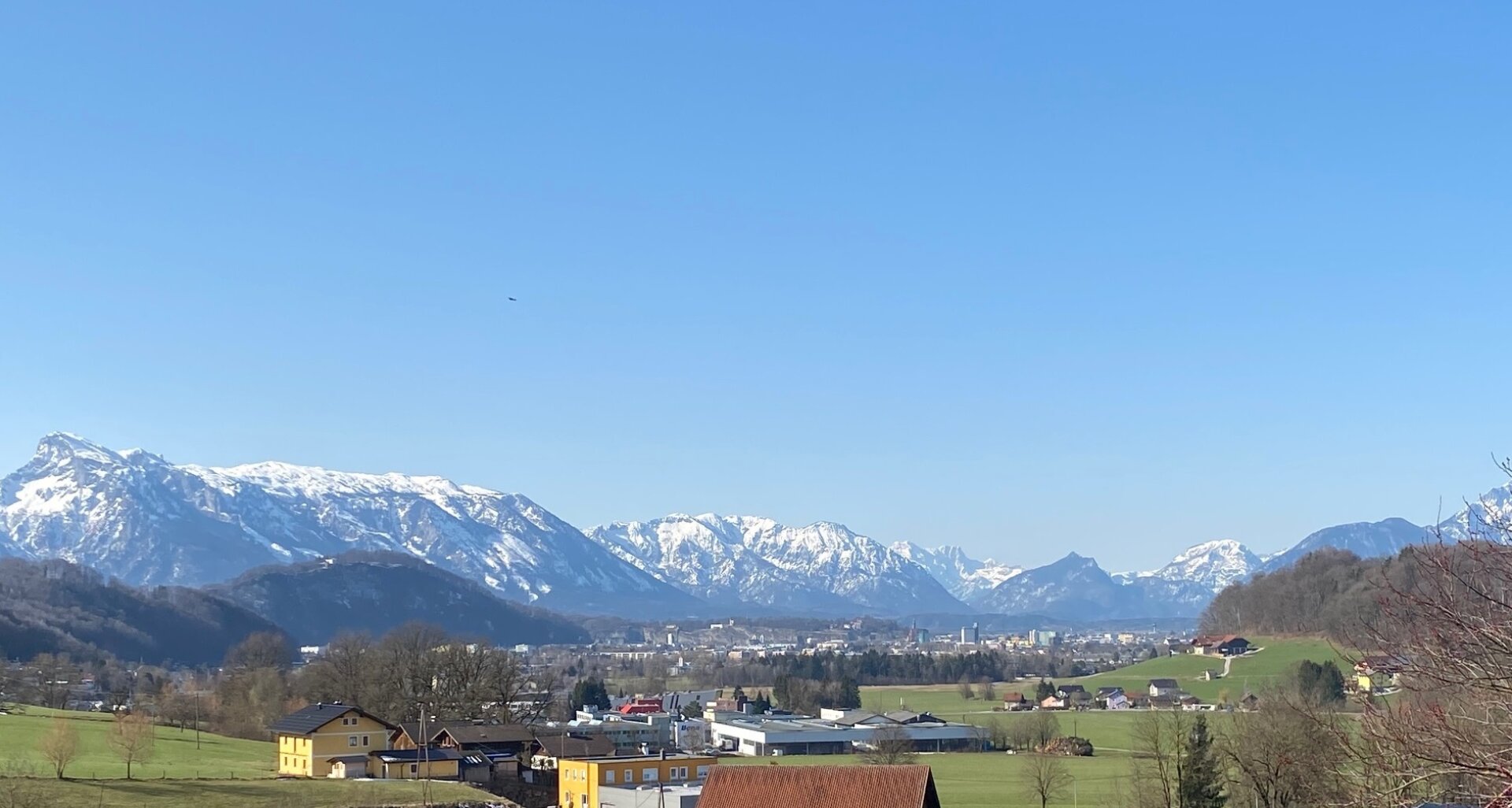 PANORAMA STADT UND BERGBLICK: MEHRPARTEIENHAUS MIT 7 WOHNUNGEN