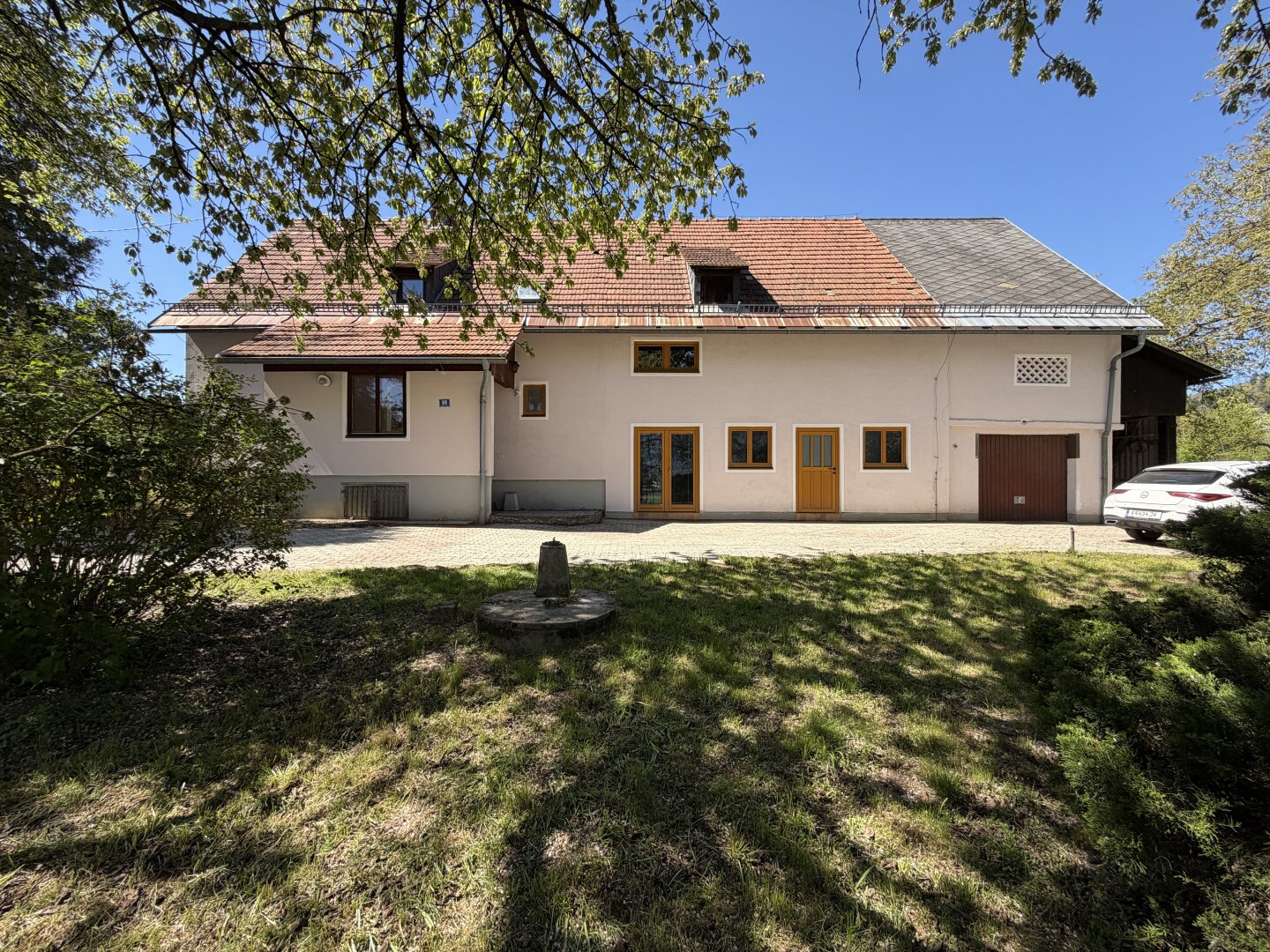Charmantes Wohnhaus mit Potential: Großer Grund & Selbstversorger-Potenzial in sonniger Aussichtslage!