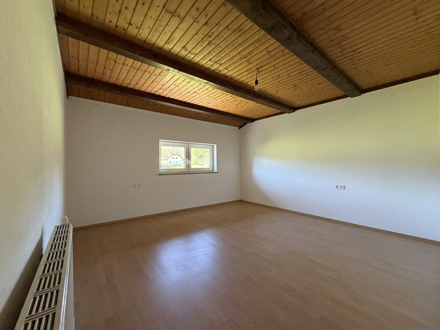 Charmantes Wohnhaus mit Potential: Großer Grund & Selbstversorger-Potenzial in sonniger Aussichtslage!