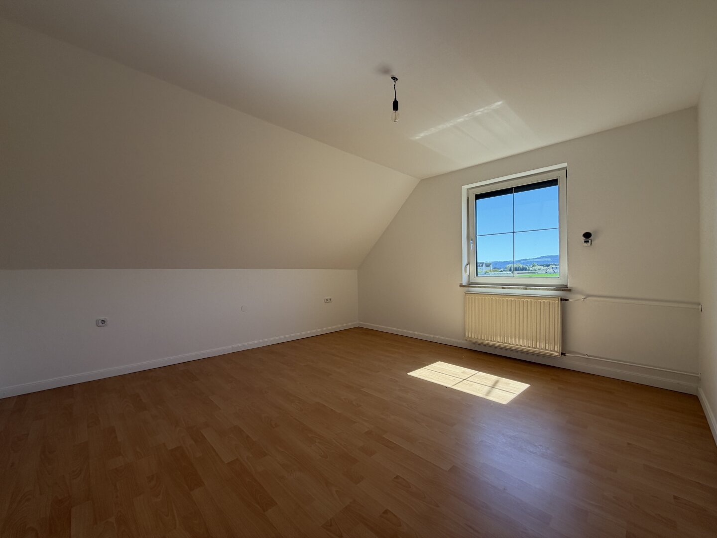 Charmantes Wohnhaus mit Potential: Großer Grund & Selbstversorger-Potenzial in sonniger Aussichtslage!