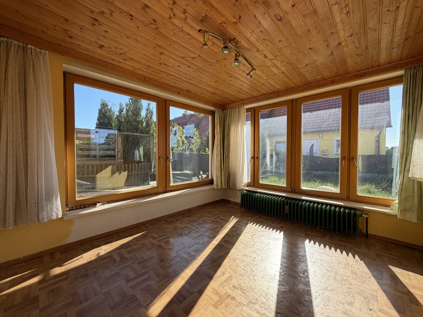 Aufgepasst: Sonniges Eckreihenhaus mit vielen Möglichkeiten!