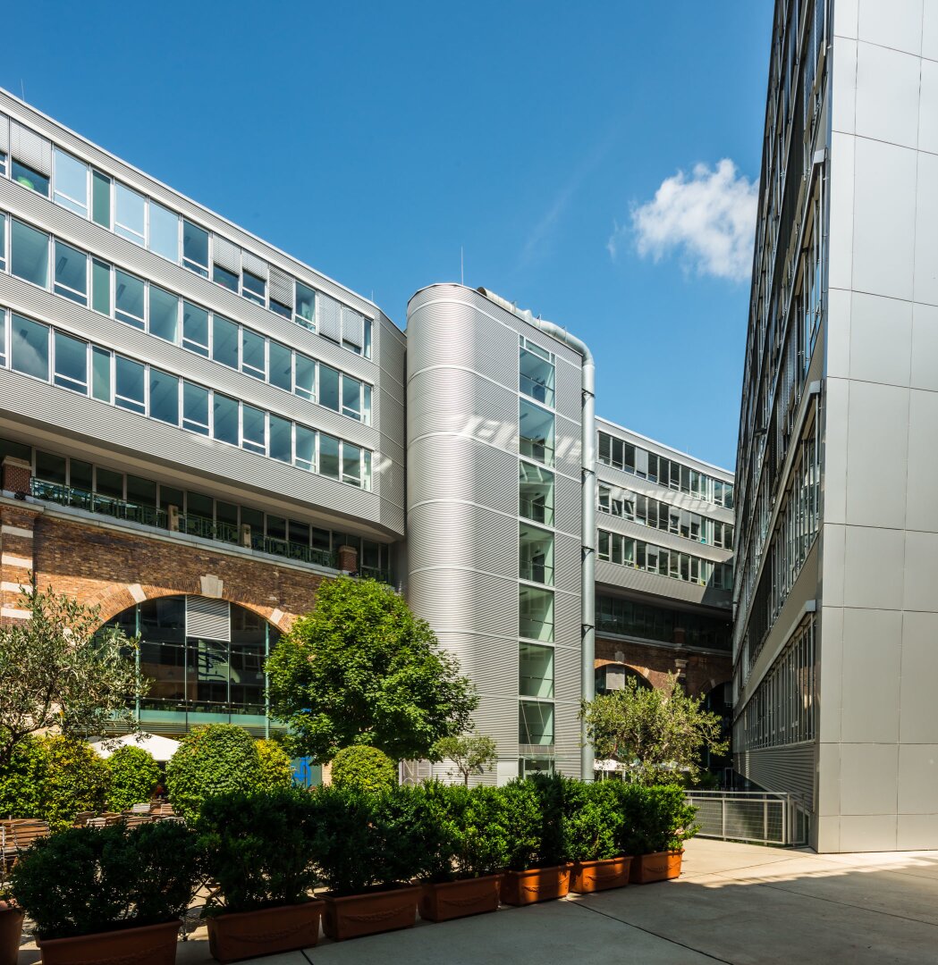 Hochwertig ausgestattete Bürofläche im beliebten Bürohaus SKYLINE Offices - BREEAM zertifiziert