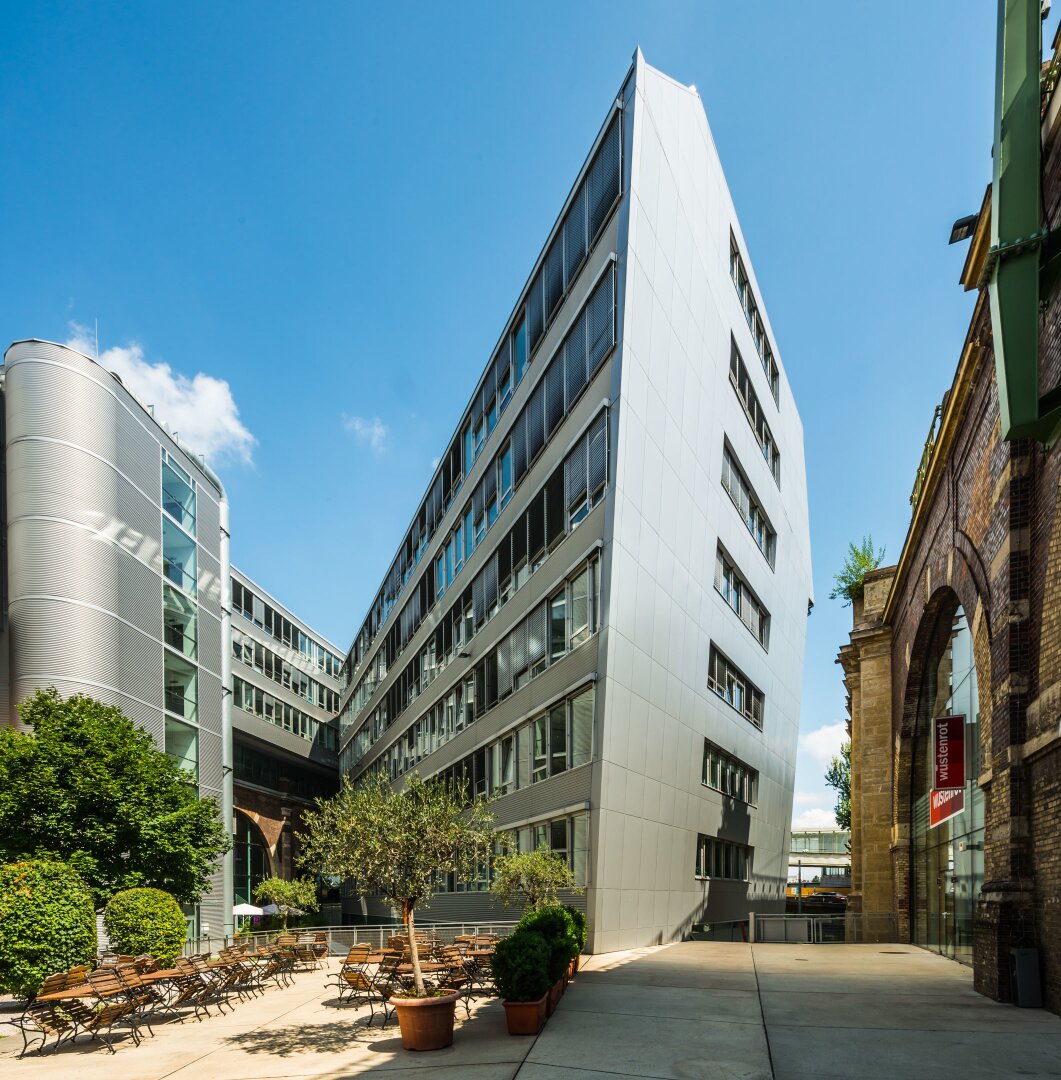 Hochwertig ausgestattete Bürofläche im beliebten Bürohaus SKYLINE Offices - BREEAM zertifiziert