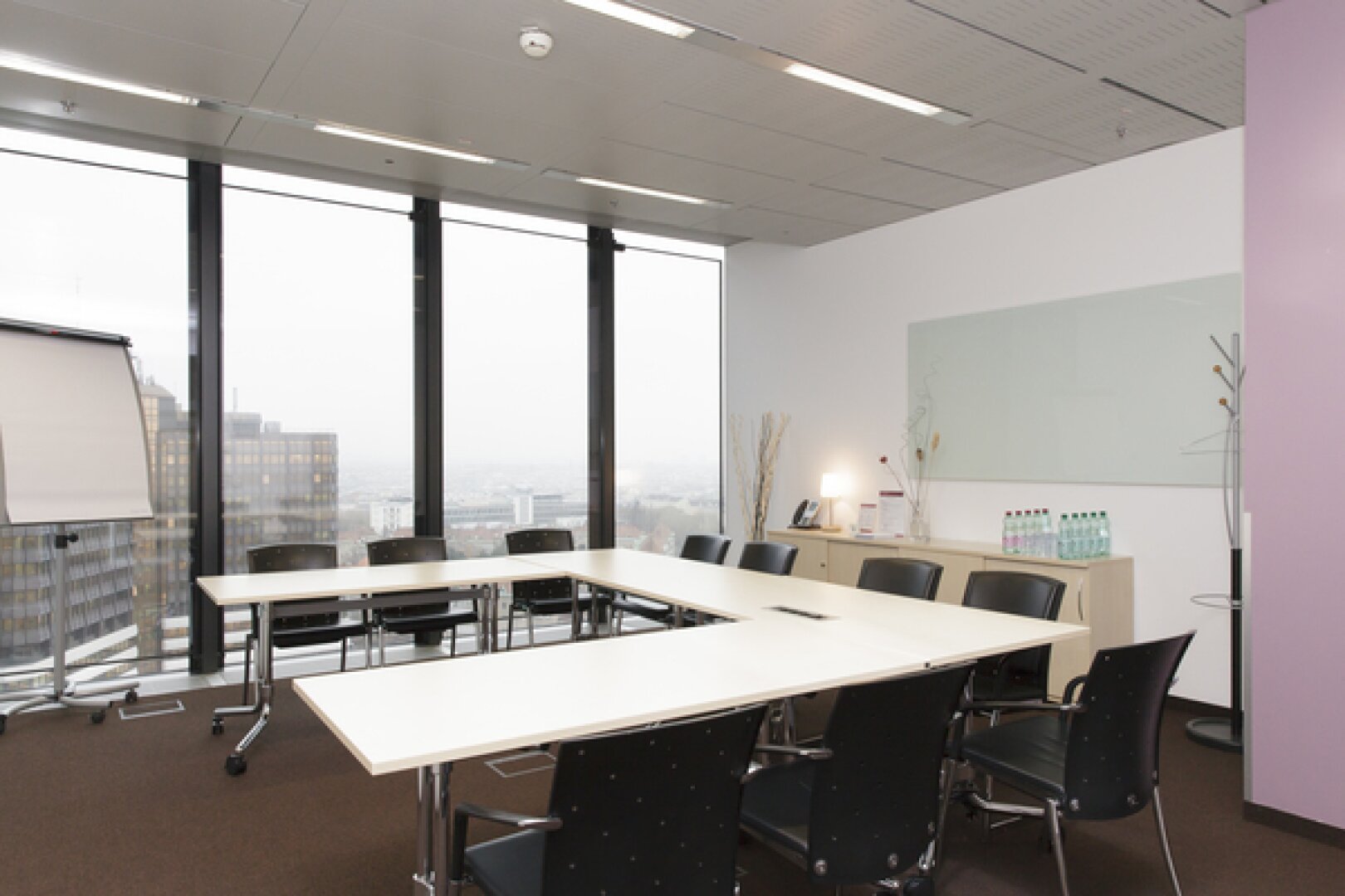 * TWIN TOWER * BUSINESS CENTER