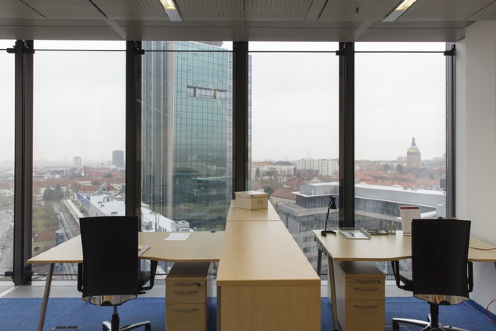 * TWIN TOWER * BUSINESS CENTER
