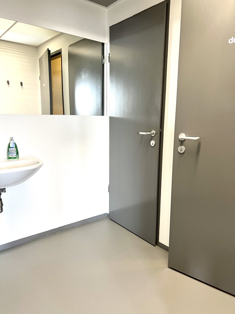 | NÄHE WESTBAHNHOF | Neubaubüro mit BALKON | direkt an der MAHÜ