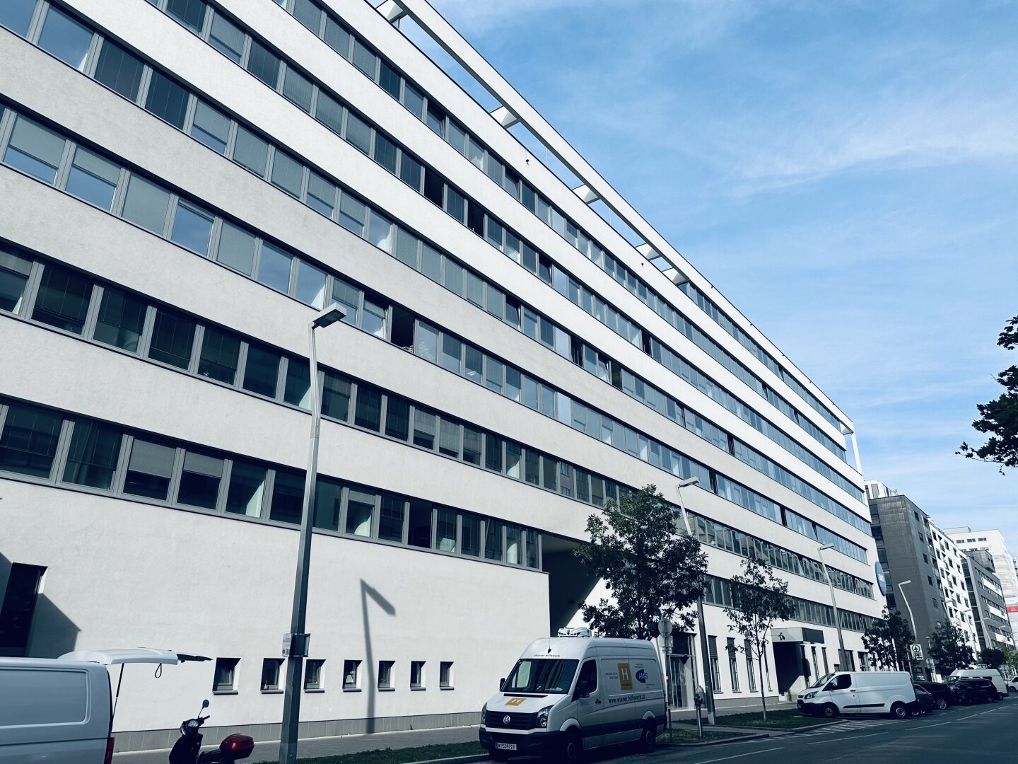 | BÜROHAUS | 2nd CENTRAL | MODERNE BÜROFLÄCHEN