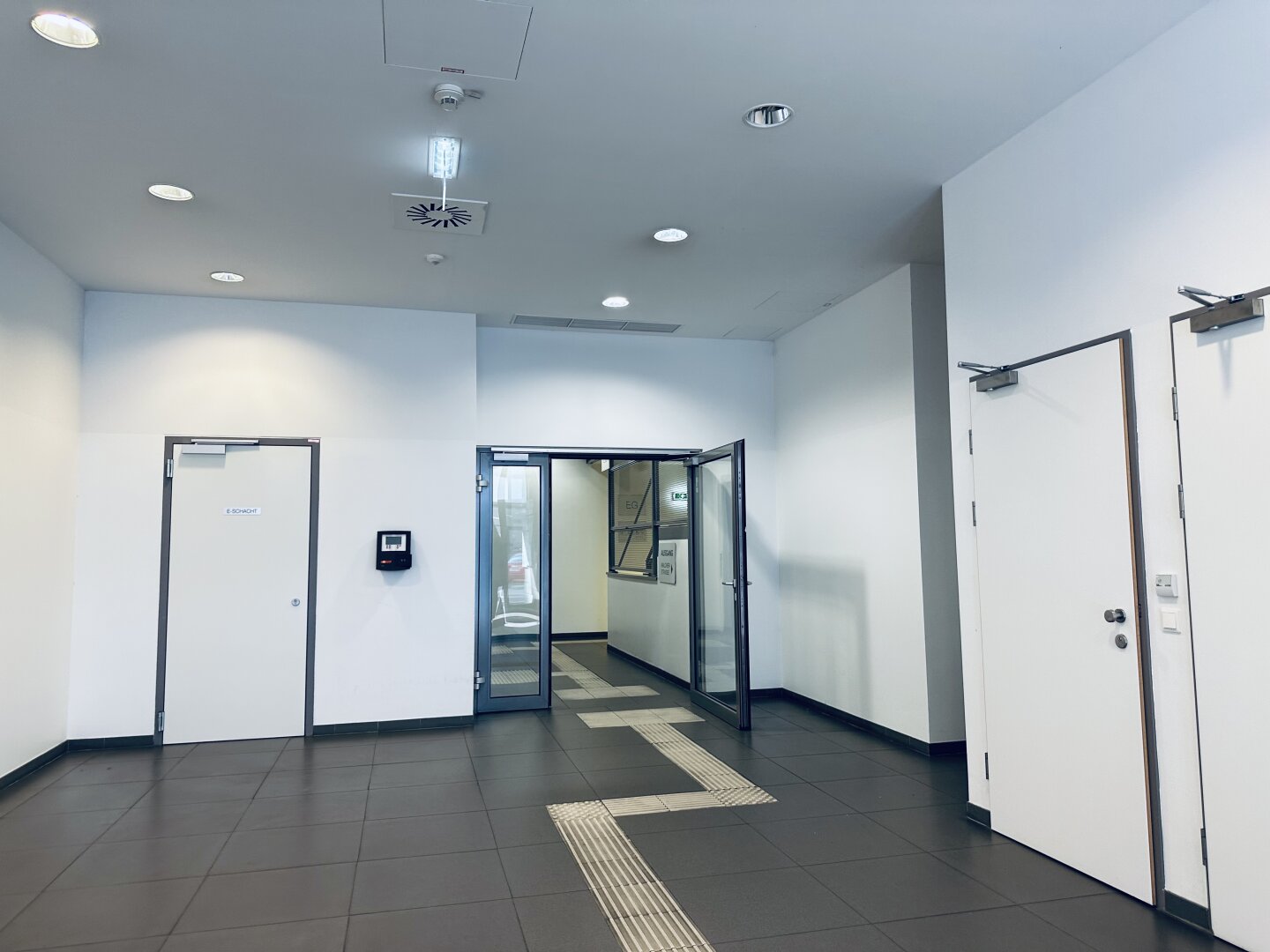 | BÜROHAUS | 2nd CENTRAL | MODERNE BÜROFLÄCHEN