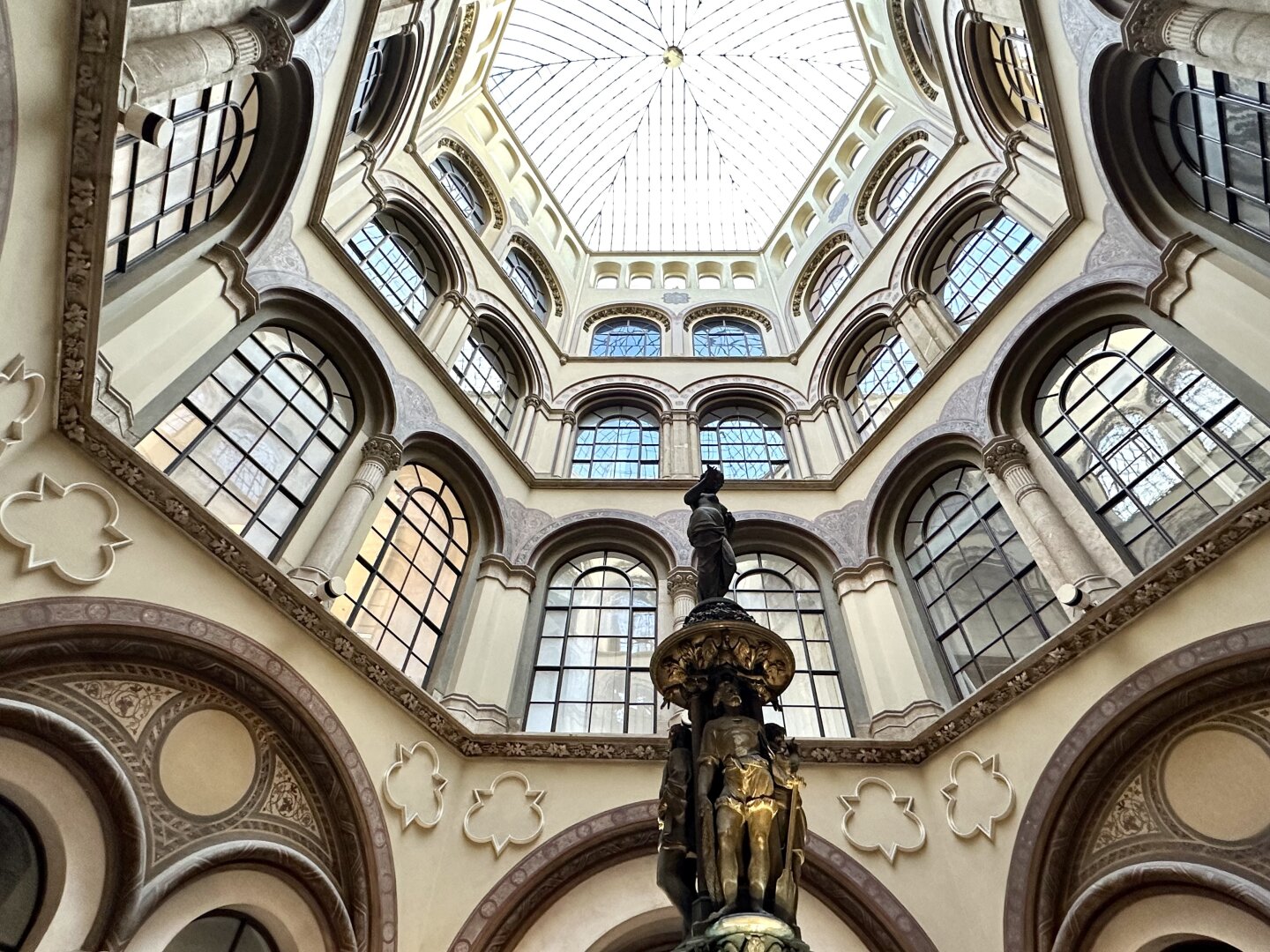 | PALAIS FERSTEL | GESCHÄFTSLOKAL Gourmet Meile | NUR KULINARIK