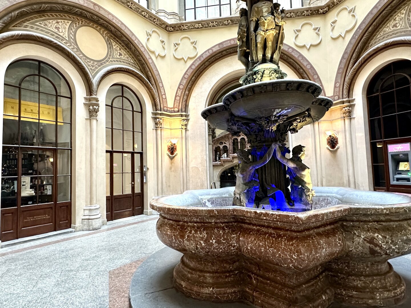 | PALAIS FERSTEL | GESCHÄFTSLOKAL Gourmet Meile | NUR KULINARIK