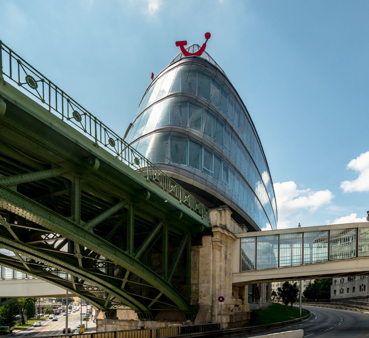 Hochwertig ausgestattete Bürofläche im beliebten Bürohaus SKYLINE Offices - BREEAM zertifiziert