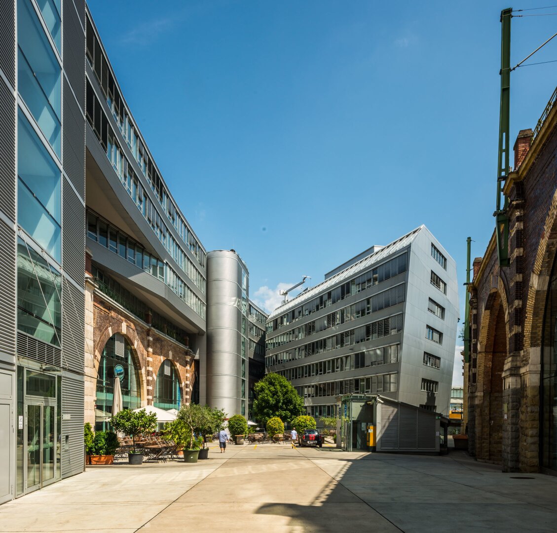 Hochwertig ausgestattete Bürofläche im beliebten Bürohaus SKYLINE Offices - BREEAM zertifiziert
