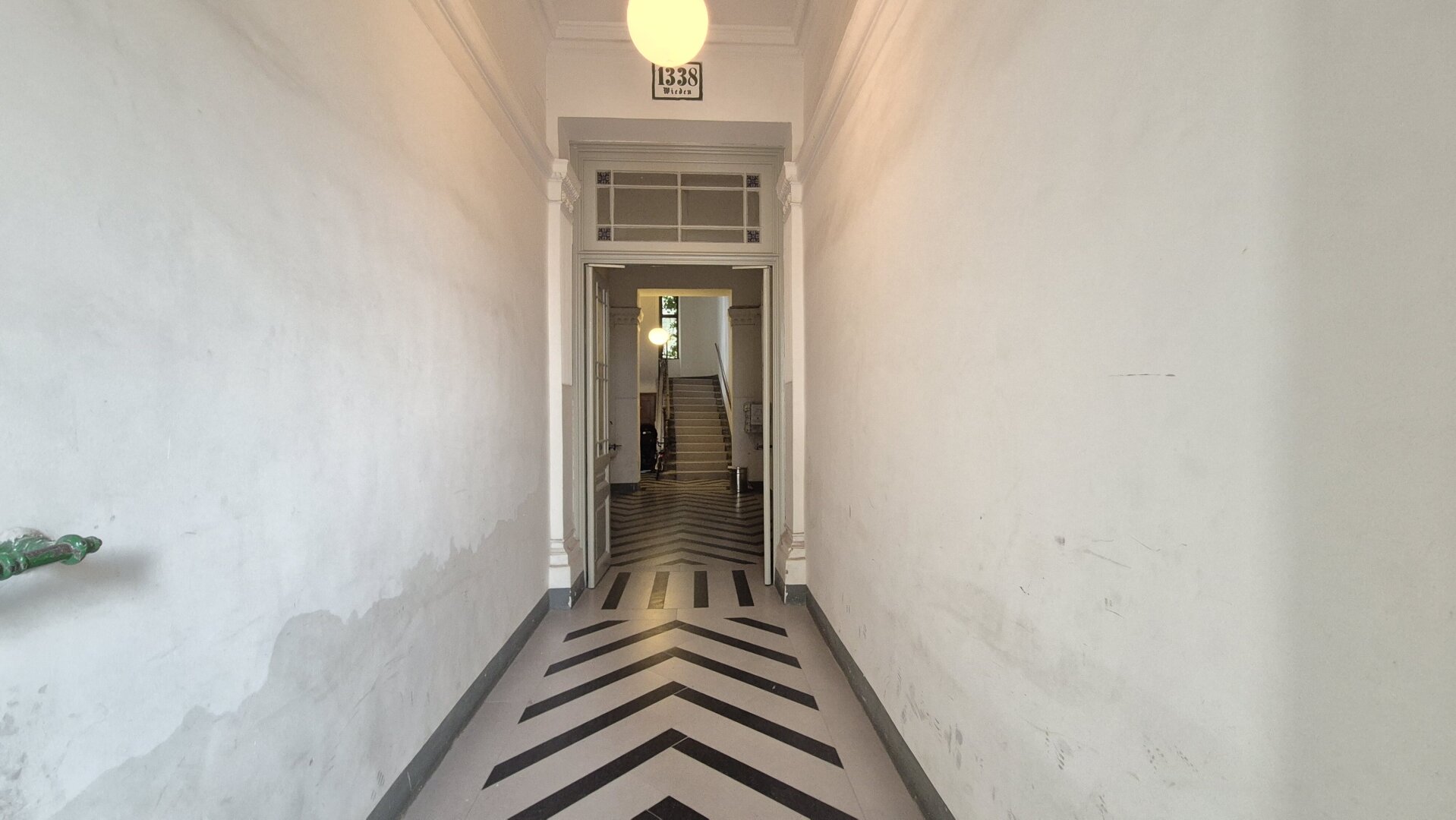 | 2 EINHEITEN | WOHNUNGSPAKET | VIEL POTENTIAL |