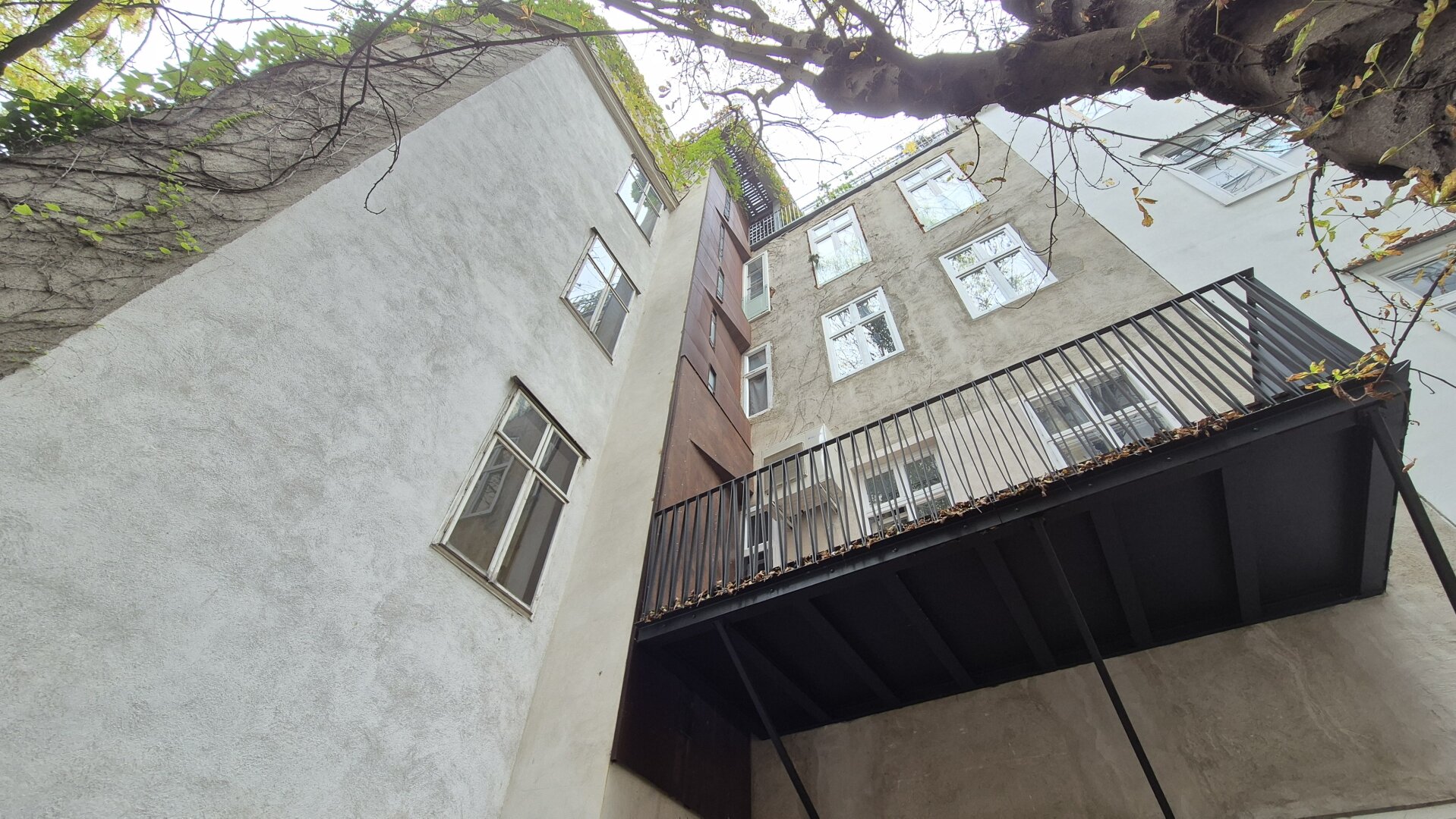 | 2 EINHEITEN | WOHNUNGSPAKET | VIEL POTENTIAL |