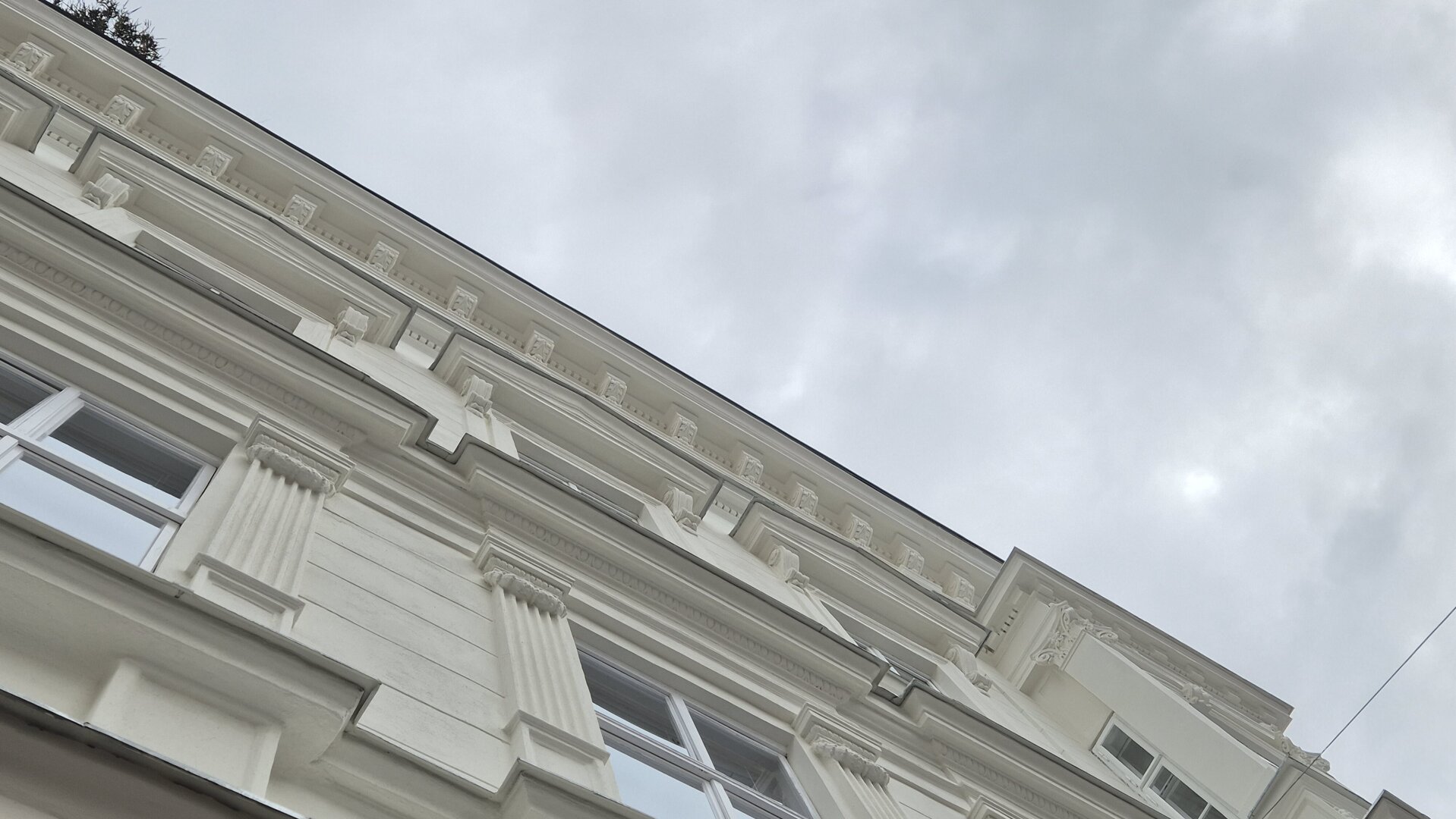 | 2 EINHEITEN | WOHNUNGSPAKET | VIEL POTENTIAL |