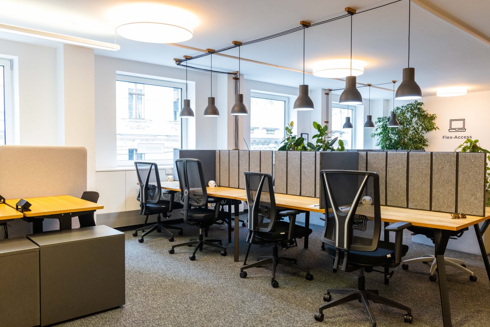 + + + Büroflächen und Co-working | NÄHE MARIAHILFERSTRASSE + + +