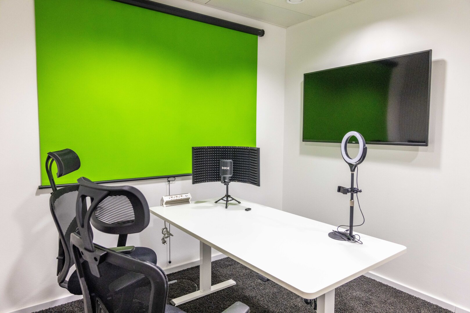 + + + Büroflächen und Co-working in Business-Center | EUROPLAZA + + +