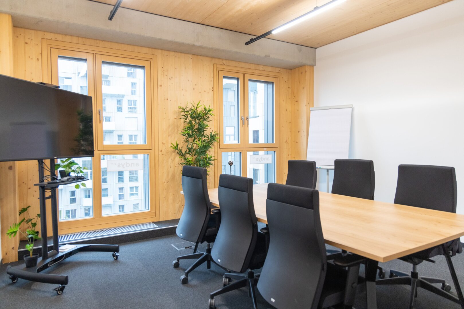 | Büroflächen und Co-working in Business-Center | SEESTADT