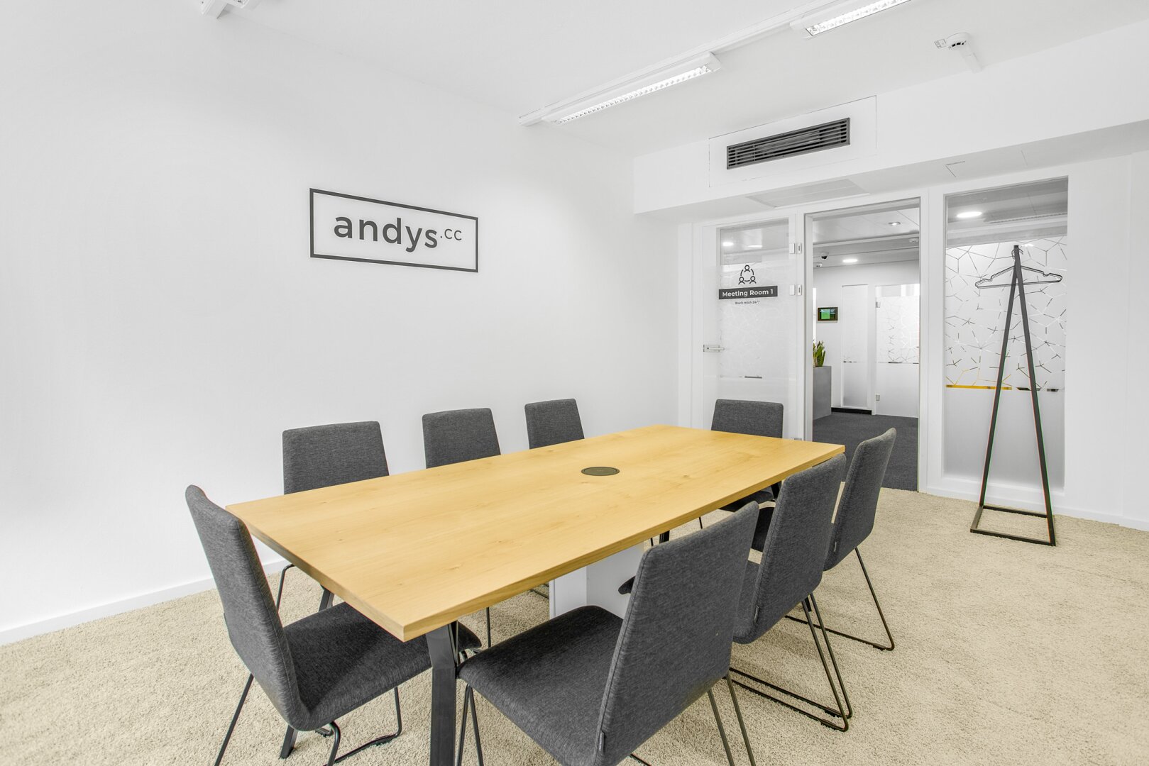 + + + EG-Büroflächen und Co-working in Business-Center | SCHLOSSPARK BELVEDERE + + +