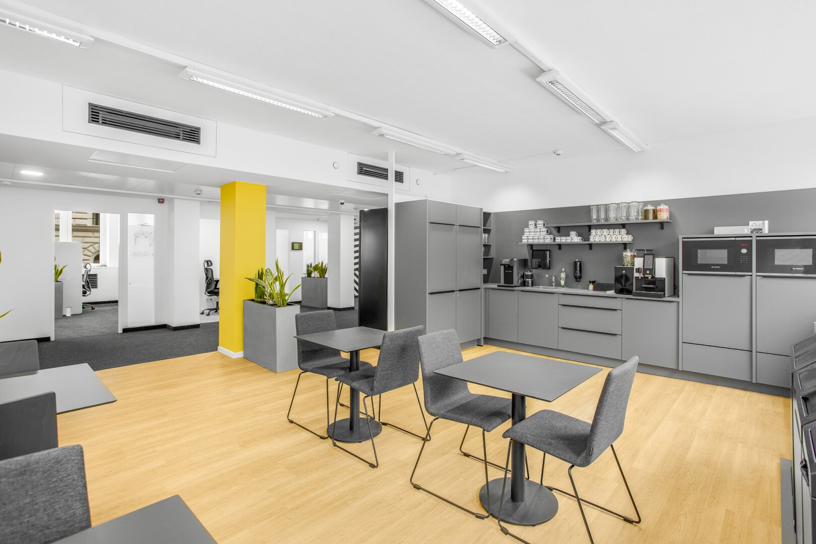 + + + Büroflächen und Co-working in Business-Center | NÄHE KARLSPLATZ + + +